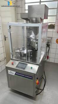 CETRO automatic capsule encapsulator, 12,000 capsules per hour.